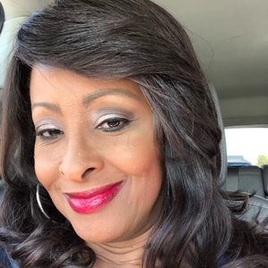 Meet your Posher, Ramona